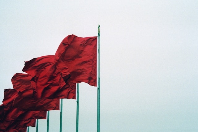 10 Early Red Flags of Narcissistic Abuse Most People Miss
